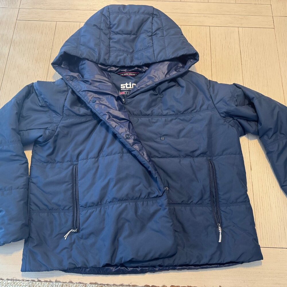Stio East Butte Puffer Jacket in Navy